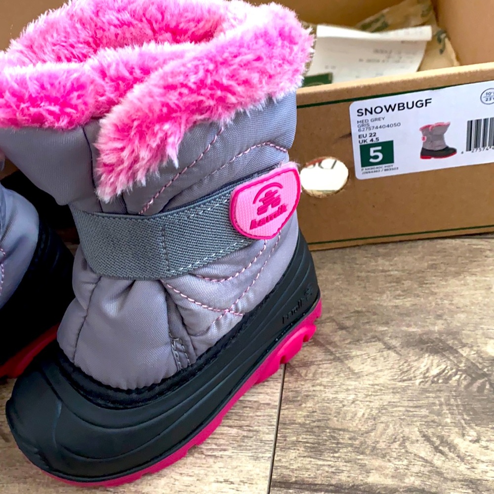 Toddler size 5 Kamik boots!
